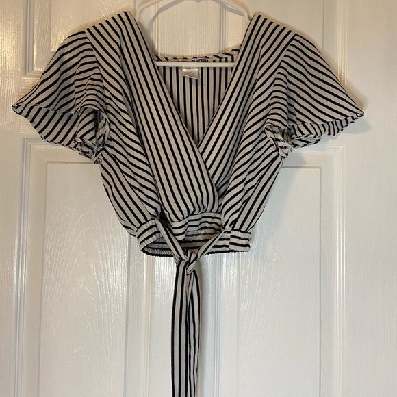 Striped tie crop top - Picture 1 of 1